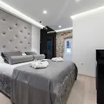 10 Heritage