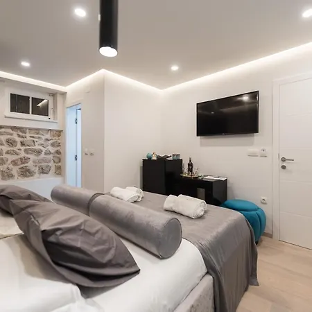 Apartment 10 Heritage *