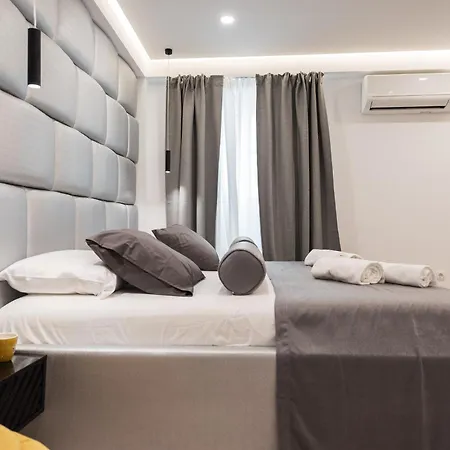 10 Heritage Apartment *