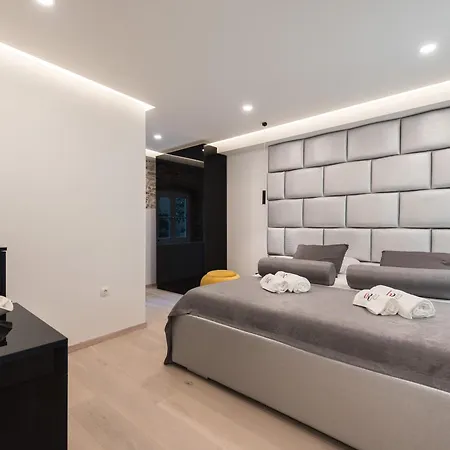 Apartment 10 Heritage *