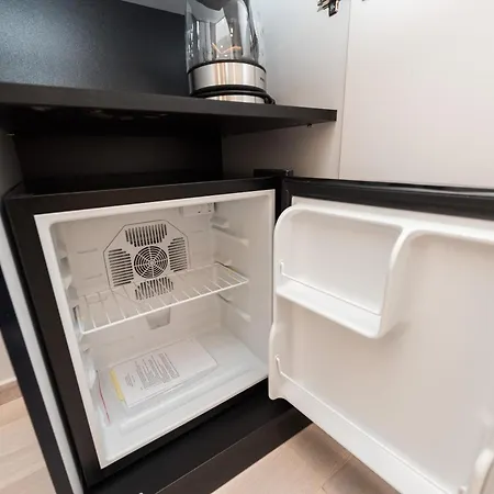 10 Heritage Apartment *